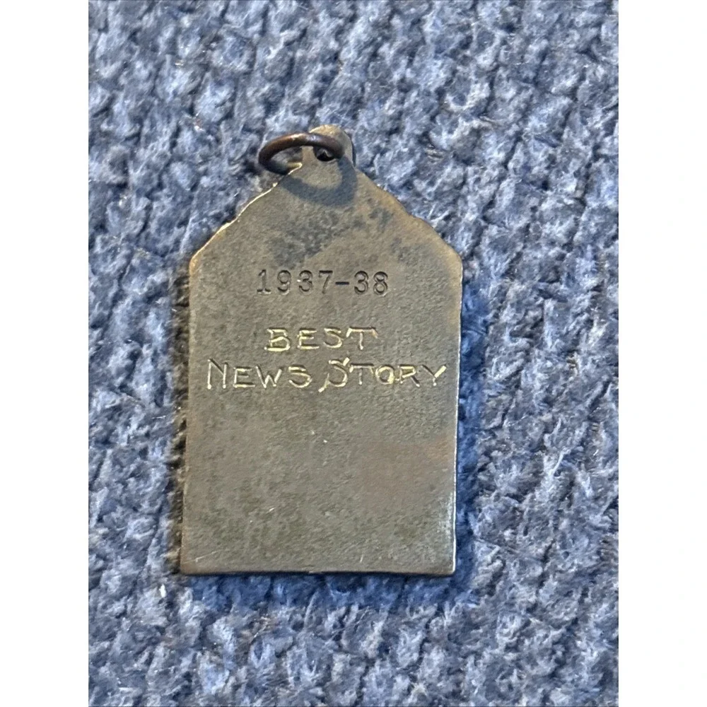 Antique Lamp Of Knowledge Best New Story 1937-1948 Pendant Charm